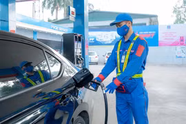 Chiều 6-8, giá xăng dầu đồng loạt giảm sau 3 phiên tăng liên tiếp