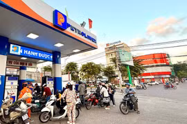 Cục Hải quan ra công văn thượng khẩn về thuế xăng dầu