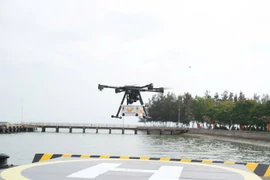Lần đầu tiên giao hàng vượt biển bằng UAV ở TP. Hồ Chí Minh