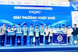 Gia Lai: Học sinh Trường THCS Nguyễn Du đoạt giải “Vượt Khó” tại VEX Robotics Competition