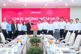 Phó Chủ tịch UBND tỉnh Dương Mah Tiệp thăm, chúc Tết Viettel Gia Lai và Công ty cổ phần Cấp thoát nước Bình Định