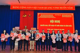 Đảng bộ phường Pleiku tiếp nhận 10 tổ chức đảng và 670 đảng viên