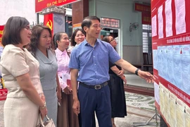 Phó Bí thư Tỉnh ủy Nguyễn Ngọc Lương kiểm tra công tác bầu cử tại 2 phường Quy Nhơn Tây, Quy Nhơn Nam