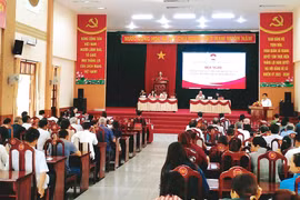 Ứng cử viên ĐBQH khóa XVI tại đơn vị bầu cử số 5 tiếp xúc cử tri 4 xã phía Tây Gia Lai 