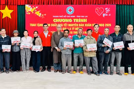 Gia Lai: Trao hơn 1.600 suất quà “Tết Nhân ái” cho hộ nghèo và người dân bị thiệt hại do bão lũ