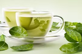 Trà xanh là một trong những loại thức uống giúp giải độc gan.