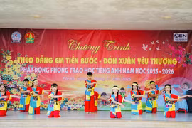 Gần 1.200 học sinh tham gia chương trình “Theo Đảng em tiến bước - Đón xuân yêu thương”