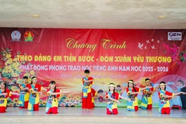 Gần 1.200 học sinh tham gia chương trình “Theo Đảng em tiến bước - Đón xuân yêu thương”
