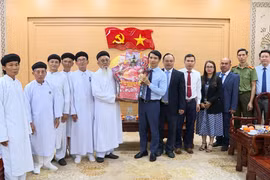 Phó Bí thư Tỉnh ủy Nguyễn Ngọc Lương tiếp các đoàn chức sắc tôn giáo thăm, chúc Tết