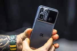 Hãng điện thoại Honor “trình làng” smartphone gắn cánh tay robot