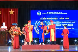 Trường Cao đẳng Kỹ thuật Công nghệ Quy Nhơn tổ chức ngày hội việc làm và trao bằng tốt nghiệp