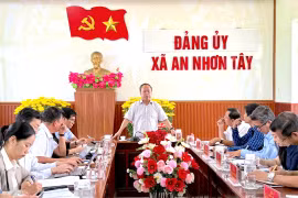Phó Bí thư Tỉnh ủy Châu Ngọc Tuấn kiểm tra công tác chuẩn bị bầu cử tại xã An Nhơn Tây