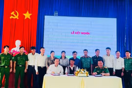 Công ty TNHH MTV Chăn nuôi bò Trung Nguyên và Công an xã Ia Púch kết nghĩa với làng Bỉh