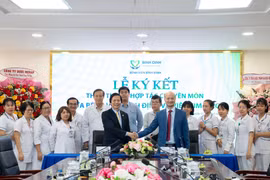 Ký kết hỗ trợ chuyên môn, chuyển giao kỹ thuật tại Bệnh viện Bình Định
