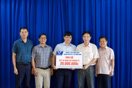 Bidiphar trao 20 triệu đồng tiếp sức học sinh dự thi Olympic Vật lý châu Âu