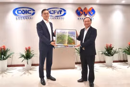Bí thư Tỉnh ủy Thái Đại Ngọc chào xã giao các đơn vị tại TP. Thượng Hải
