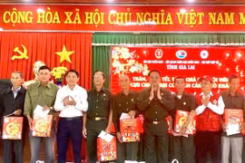 Tặng quà Tết cho hội viên cựu chiến binh và hộ nghèo, gia đình chính sách