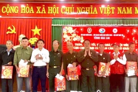 Tặng quà Tết cho hội viên cựu chiến binh và hộ nghèo, gia đình chính sách