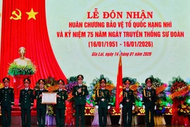 Đại đoàn Đồng Bằng (Sư đoàn 320) đón nhận Huân chương Bảo vệ Tổ quốc hạng Nhì