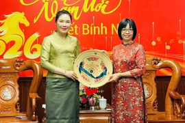 Phó Chủ tịch UBND tỉnh Nguyễn Thị Thanh Lịch tiếp xã giao tân Tổng Lãnh sự Lào tại Đà Nẵng