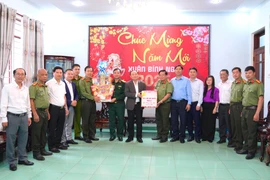 Bí thư Tỉnh ủy Thái Đại Ngọc thăm, chúc Tết Công an tỉnh Gia Lai