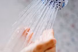 Những tác hại cho sức khỏe khi tắm lâu quá 10 phút