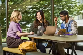 "Khởi động" học bổng trị giá 40.000 bảng Anh khối ngành STEM dành cho nữ