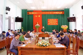 Chỉ huy trưởng Bộ CHQS tỉnh Gia Lai làm việc với các xã phía Tây về công tác bầu cử