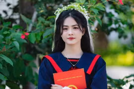 Trường Phổ thông Dân tộc Nội trú THPT số 2 tỉnh chính là ngôi nhà thứ hai-nơi chuẩn bị hành trang và chắp cánh ước mơ để các em học sinh DTTS như Rơ Lan Siu Sỷ và Siu Huệ vững bước vào tương lai. Ảnh: T.D