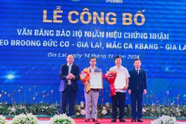 Công bố và trao văn bằng bảo hộ nhãn hiệu chứng nhận “Mắc ca Kbang-Gia Lai” và “Heo Broong Đức Cơ-Gia Lai”