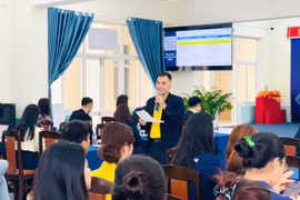 Hơn 200 sinh viên tham gia hội thảo định hướng nghề nghiệp và cơ hội việc làm.