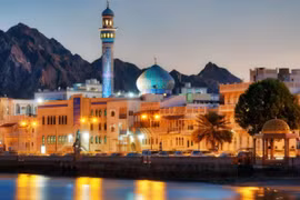 Oman là quốc gia vùng Vịnh đầu tiên đánh thuế thu nhập cá nhân từ năm 2028