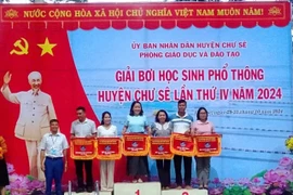 Trường Tiểu học Hùng Vương nhất giải bơi học sinh phổ thông huyện Chư Sê lần thứ IV ở bậc tiểu học