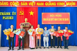 Pleiku: Công bố 7 quyết định về công tác cán bộ