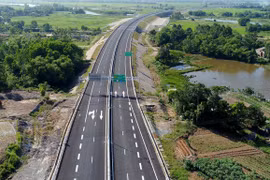 Quy định mới về đầu tư điểm dừng xe, đỗ xe trên đường cao tốc