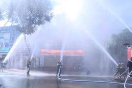 Chư Prông: Diễn tập thực hành chữa cháy và cứu hộ, cứu nạn