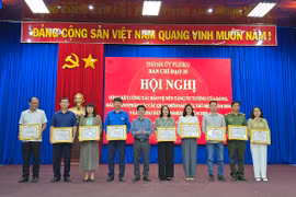 Pleiku: Khen thưởng 11 cá nhân xuất sắc trong công tác bảo vệ nền tảng tư tưởng của Đảng