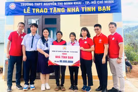Bàn giao “Nhà tình bạn” cho học sinh khó khăn tại xã Lơ Pang