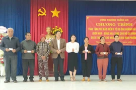 Pleiku: Trao 184 thẻ bảo hiểm y tế cho đồng bào dân tộc thiểu số khó khăn