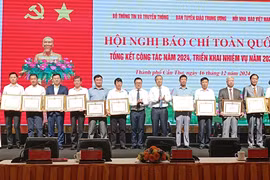 Báo Gia Lai nhận bằng khen của Ban Tuyên giáo Trung ương về công tác báo chí