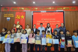 Pleiku: Khai giảng lớp Tin học miễn phí cho học viên làng Ia Lang