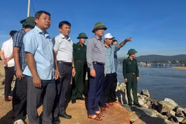 Chủ tịch UBND tỉnh Gia Lai kiểm tra công tác khắc phục thiệt hại do bão số 13 gây ra ở một số xã, phường khu vực phía Đông.