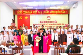 Ủy ban MTTQ Việt Nam xã Tuy Phước Tây khóa I ra mắt Đại hội. 