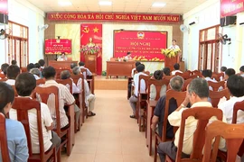 Quang cảnh buổi tiếp xúc cử tri tại xã Kim Sơn. Ảnh: H.H