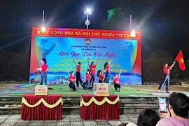 Xã Kông Bơ La tổ chức chương trình giao lưu văn nghệ và phát động ủng hộ đồng bào vùng bão lũ, Quỹ Vì người nghèo.