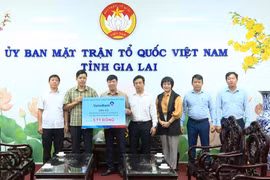 Ủy ban MTTQ Việt Nam tỉnh Gia Lai tiếp nhận 3 tỷ đồng từ Ngân hàng VietinBank nhằm hỗ trợ người dân trên địa bàn tỉnh khắc phục hậu quả thiên tai, ổn định cuộc sống.
