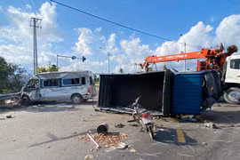 Hiện trường vụ tai nạn giao thông liên hoàn làm 6 người bị thương tại Gia Lai. 