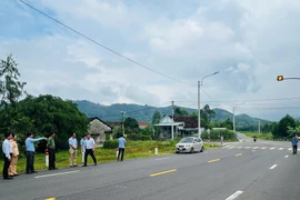 Ban ATGT tỉnh Gia Lai khảo sát thực tế tại tuyến tránh phía Nam tỉnh đoạn Km15+985 xã Bình Phú.