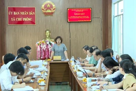 Kiểm tra thực tế hoạt động tại Trung tâm Phục vụ hành chính công xã Chư Prông. 