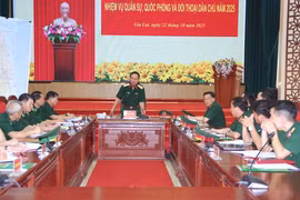 Thiếu tướng Hứa Văn Tưởng-Phó Tư lệnh Quân khu 5 đến thăm và làm việc Ban Chỉ huy BĐBP tỉnh Gia Lai.